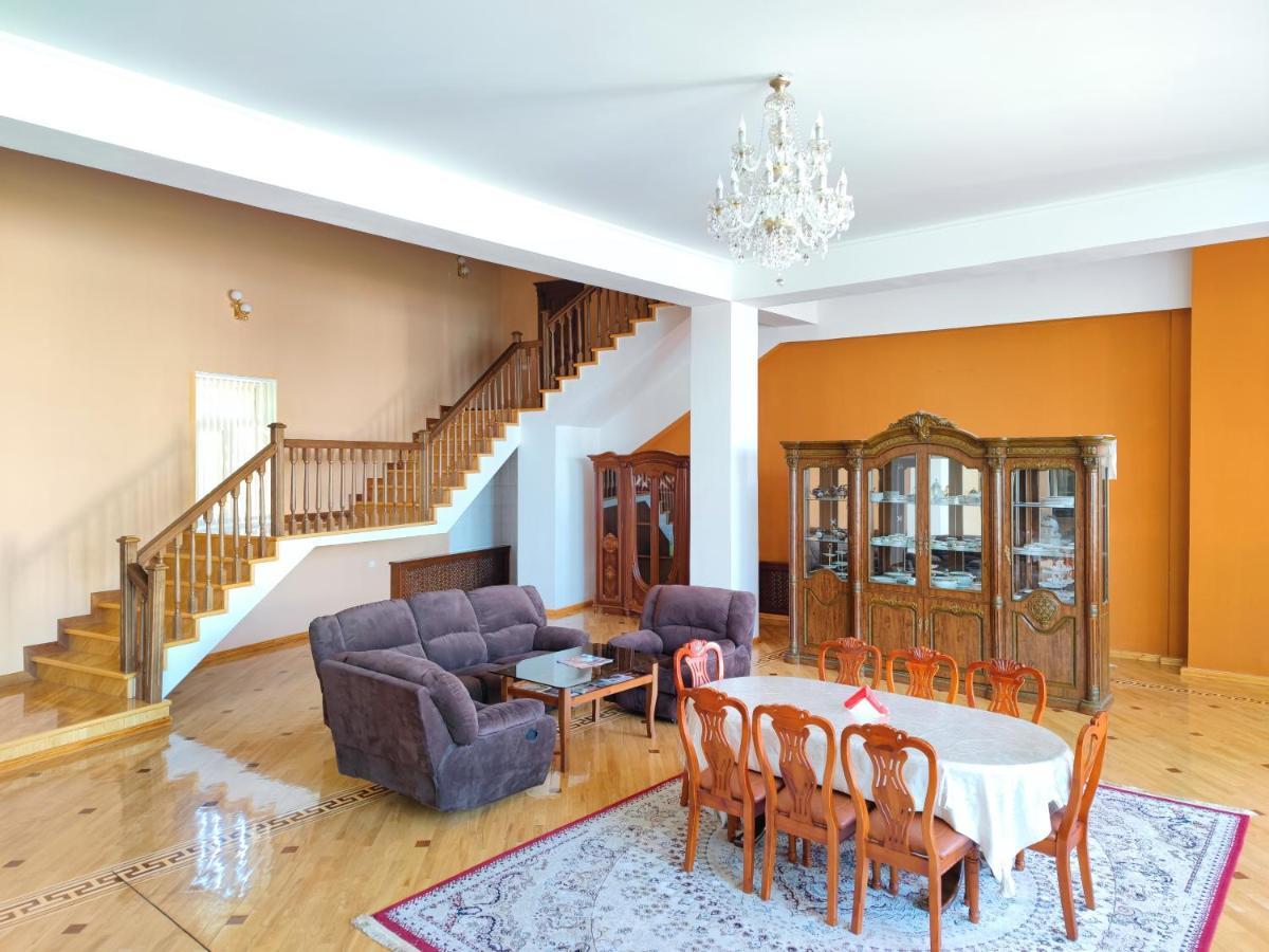 Guest House "Rohat Lux" Samarkand Buitenkant foto
