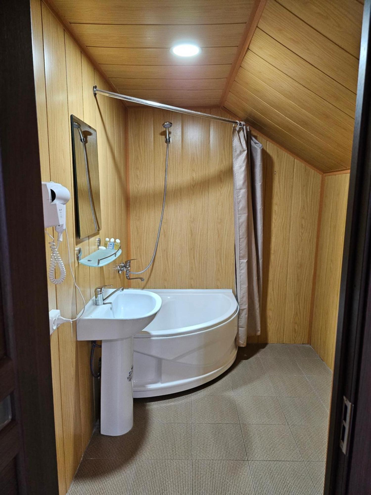 Guest House "Rohat Lux" Samarkand Buitenkant foto