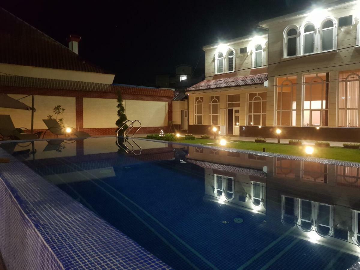 Guest House "Rohat Lux" Samarkand Buitenkant foto